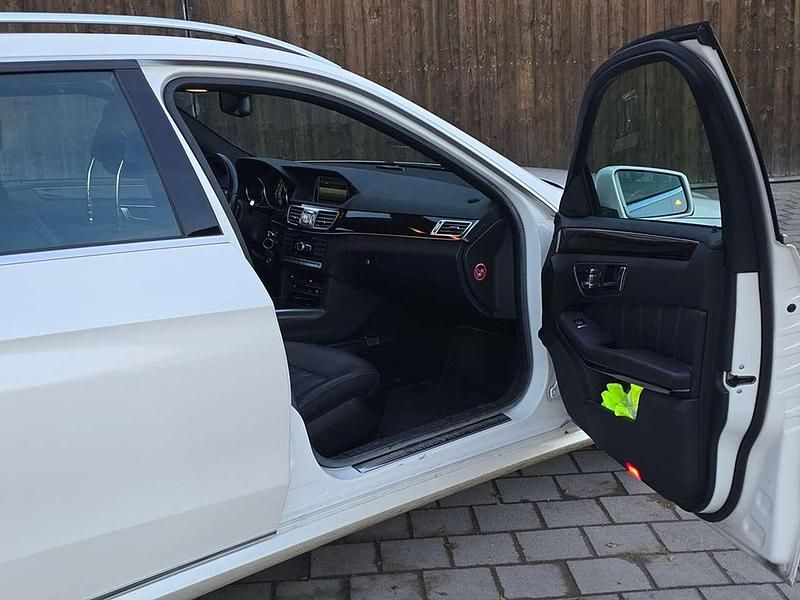 Gebraucht Mercedes E350 Avantgarde 252 PS (185 kW) 2014 Weiß Kombi