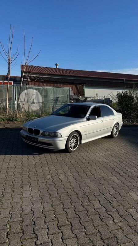 Silber Gebraucht 2002 BMW 525 Limousine | 4.950 € (Guter Preis) - Bild 1/4