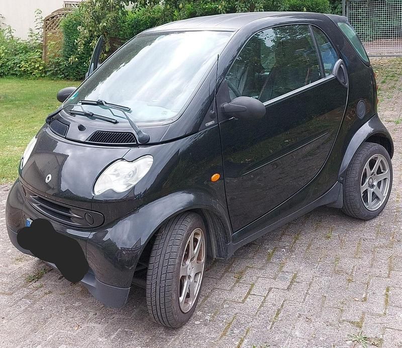 Schwarz Gebraucht 2004 Smart ForTwo Coupé Pure Coupé | 850 € (Superpreis) - Bild 1/4