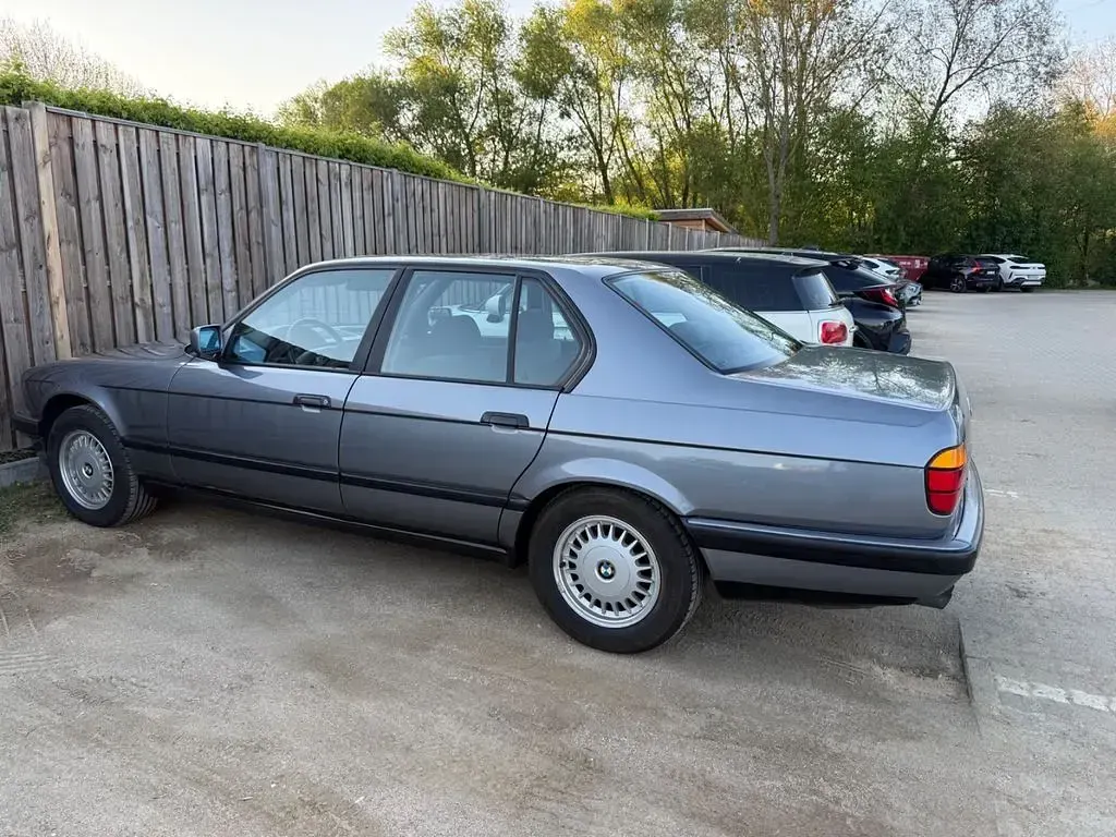Gebraucht BMW 730 188 PS (138 kW) 1990 Grau Limousine