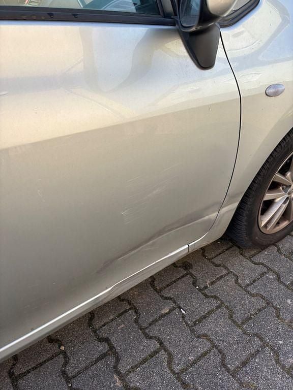 Gebraucht Toyota Auris 132 PS (97 kW) 2009 Silber Kleinwagen