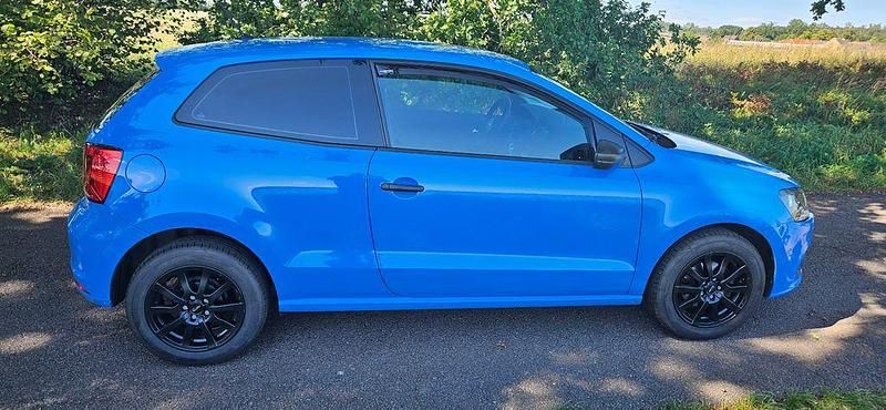Blau Gebraucht 2014 VW Polo Kleinwagen | 8.500 € (Teuer) - Bild 1/4