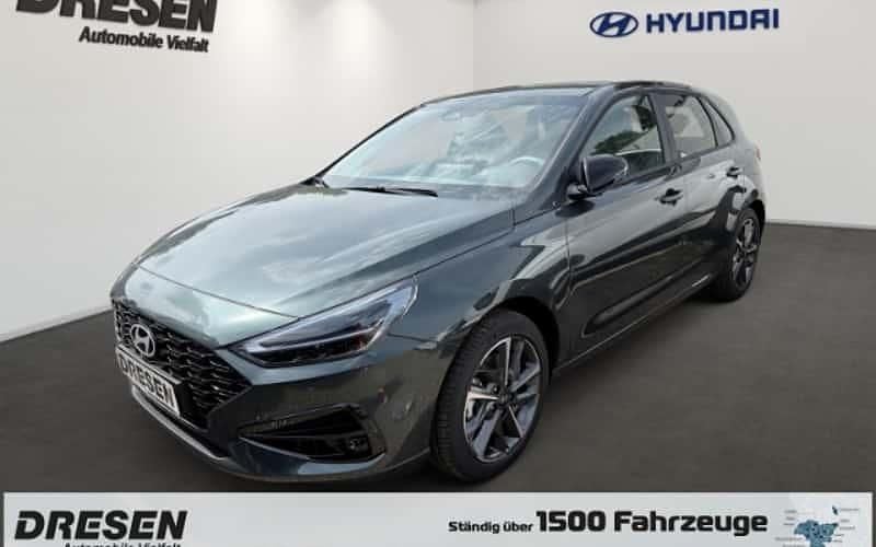 Gruen Neu 2025 Hyundai i30 Advantage Limousine | 25.690 € (Fairer Preis) - Bild 1/4