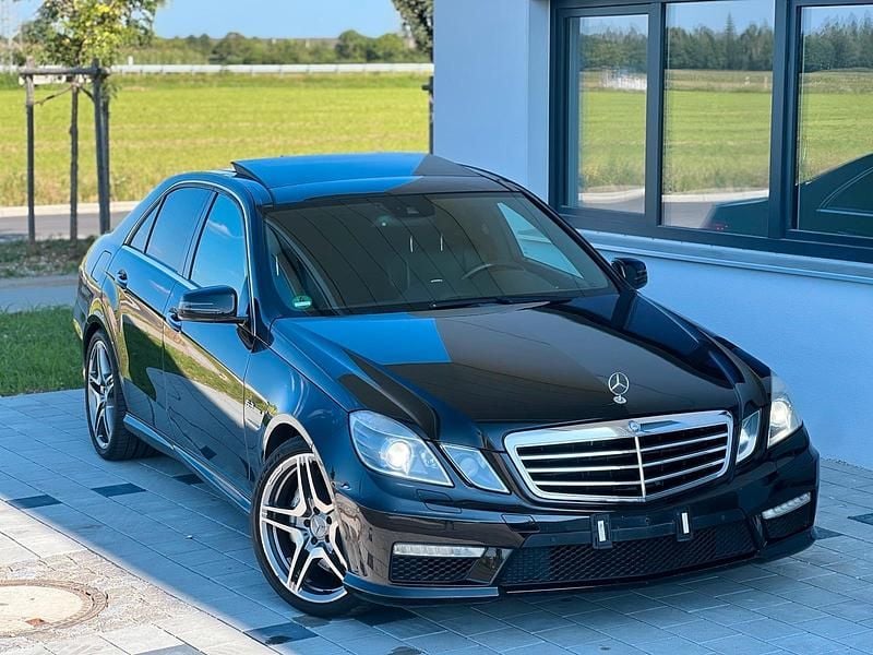 Schwarz Gebraucht 2010 Mercedes E63 AMG Limousine | 17.499 € - Bild 1/4