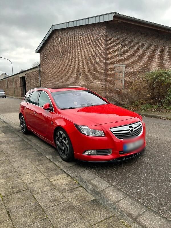Rot Gebraucht 2013 Opel Insignia OPC Kombi | 5.990 € - Bild 1/4