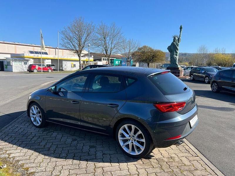 Gebraucht Seat Leon FR 131 PS (96 kW) 2019 Magneticgraumet. Limousine