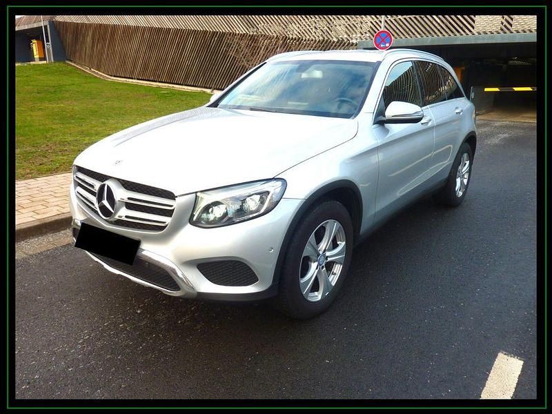 Gebraucht Mercedes GLC250 Exclusive 204 PS (150 kW) 2017 Silber metallic SUV