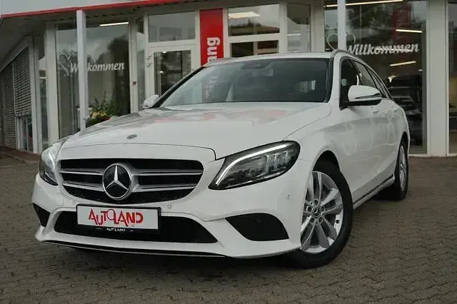 Gebraucht Mercedes C200 Avantgarde 197 PS (144 kW) 2019 Weiß Kombi