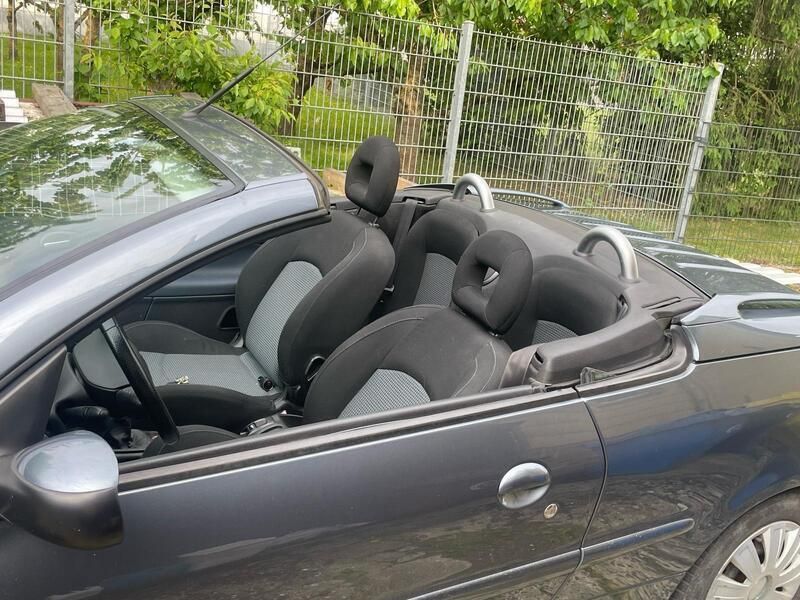 Grau Gebraucht 2006 Peugeot 206 CC Cabrio | 3.000 € (Teuer) - Bild 1/4