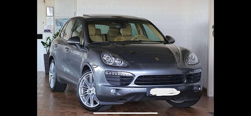 Grau Gebraucht 2012 Porsche Cayenne SUV | 16.800 € (Superpreis) - Bild 1/4
