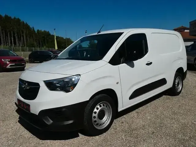 Gebraucht Opel Combo Edition 131 PS (96 kW) 2022 Andere Van / Kleinbus