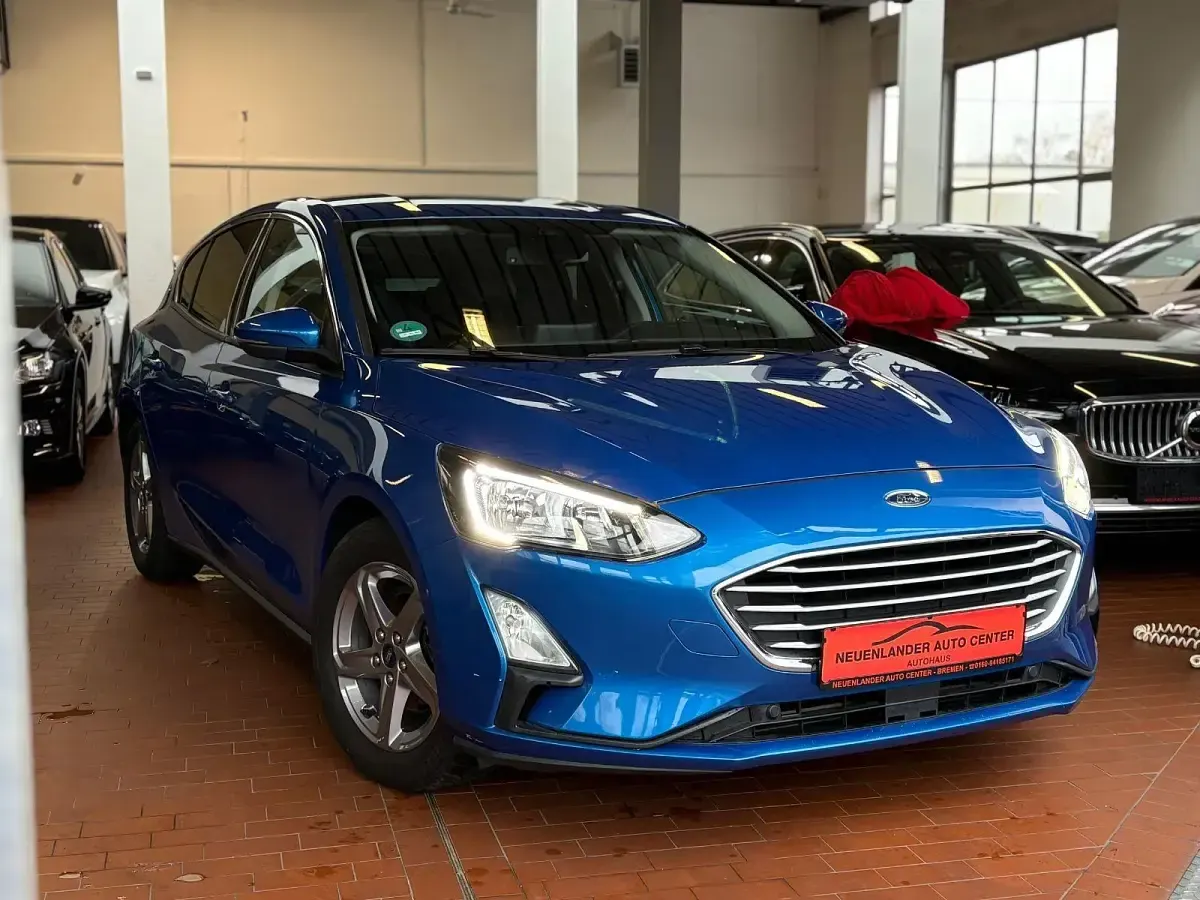 Gebraucht Ford Focus Cool & Connect 101 PS (74 kW) 2019 Blau Limousine