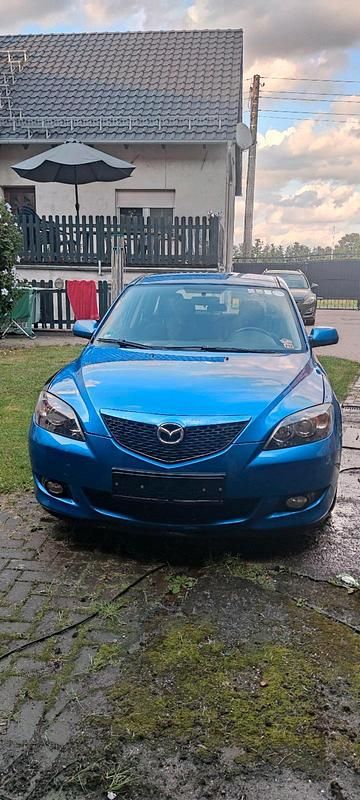 Blau Gebraucht 2004 Mazda 3 Limousine | 1.000 € (Fairer Preis) - Bild 1/4