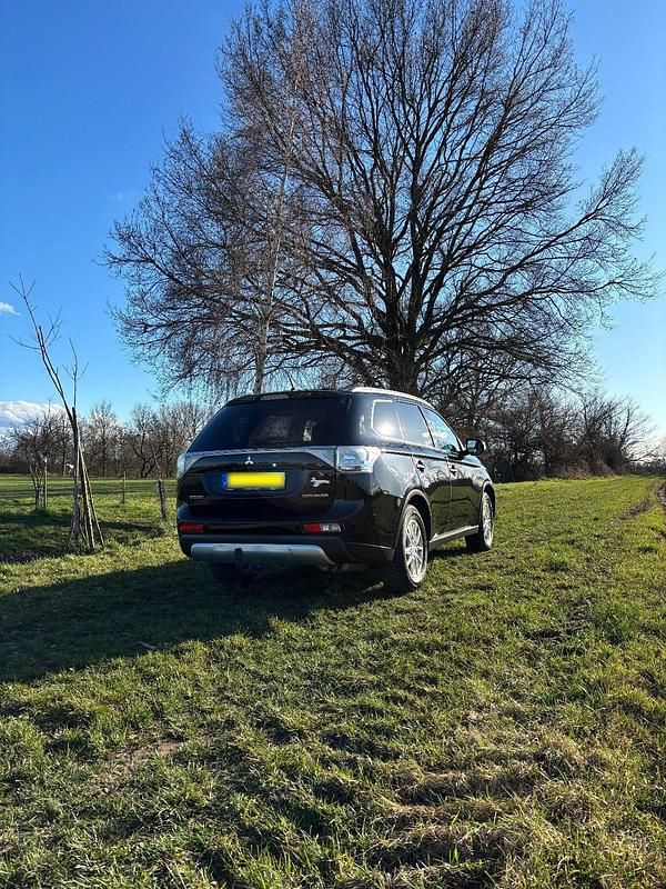 Gebraucht Mitsubishi Outlander 150 PS (110 kW) 2013 Schwarz SUV