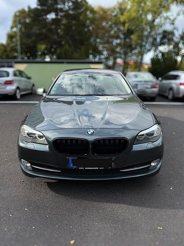 Grau Gebraucht 2011 BMW 535 Limousine | 17.500 € (Fairer Preis) - Bild 1/4