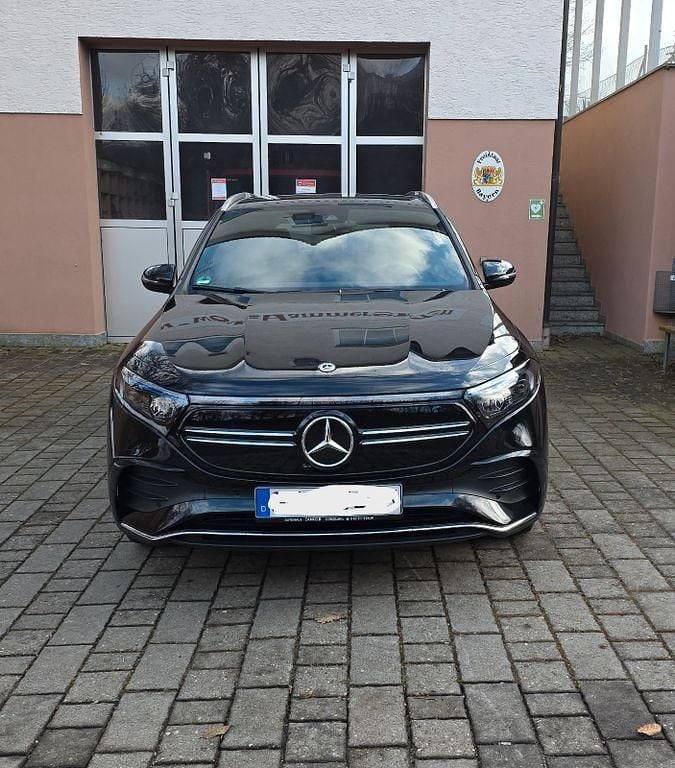 Gebraucht Mercedes EQA300 AMG 167 kW (228 PS) 2023 Schwarz SUV