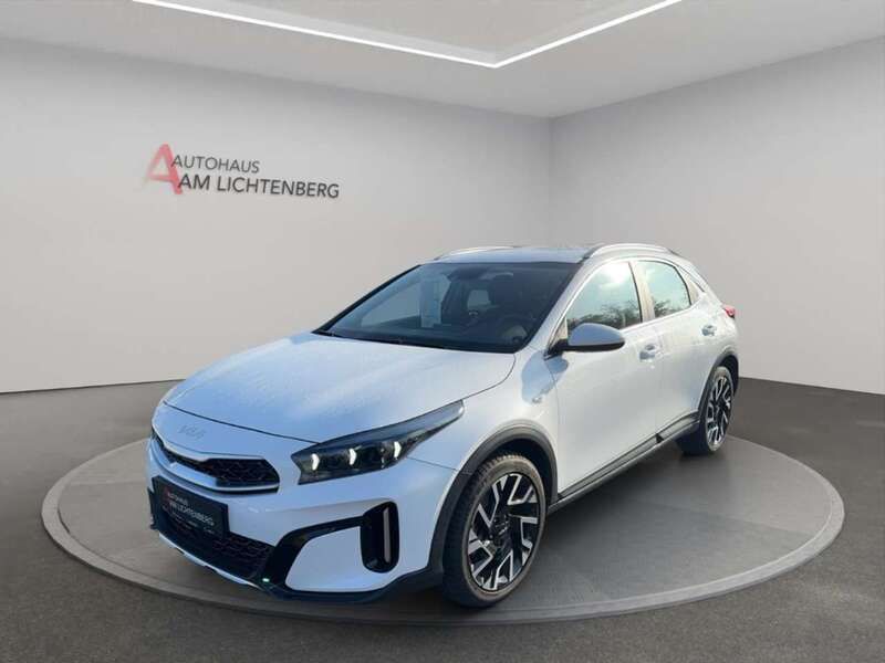 (hw2) deluxeweiss met. Gebraucht 2024 Kia XCeed Vision SUV | 26.980 € (Guter Preis) - Bild 1/4