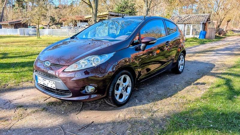 Gebraucht Ford Fiesta Titanium 90 PS (66 kW) 2009 Violet Kleinwagen