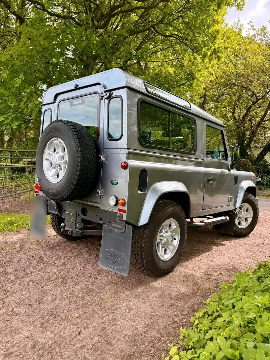 Gebraucht Land Rover Defender 122 PS (89 kW) 2013 Grau SUV