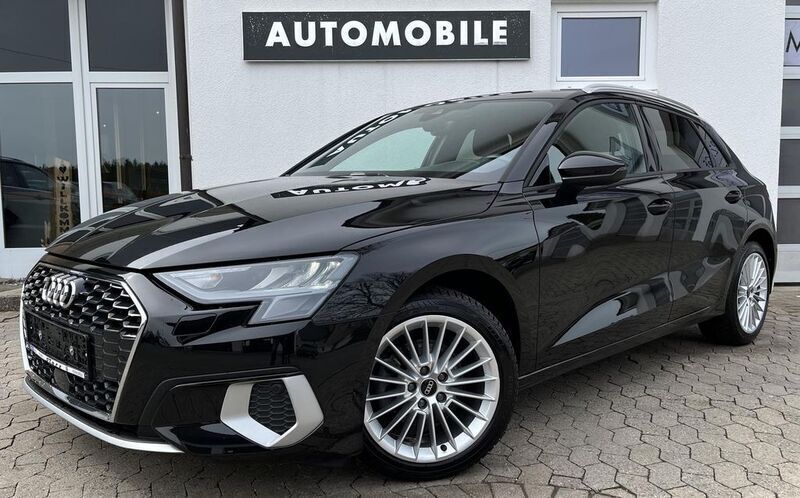 Mythosschwarz metallic Gebraucht 2023 Audi A3 Advanced Limousine | 30.979 € (Etwas zu teuer) - Bild 1/4