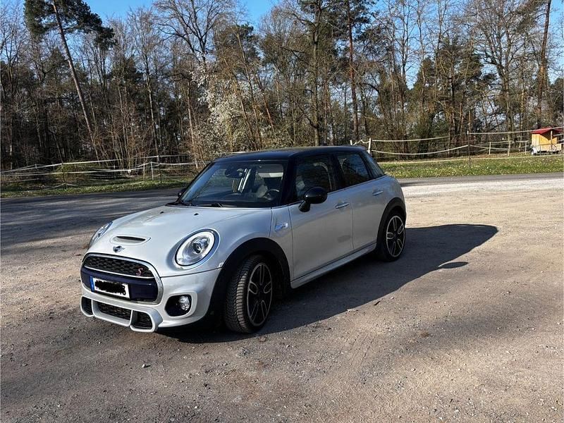 Silber Gebraucht 2016 Mini Cooper S Kleinwagen | 18.500 € (Fairer Preis) - Bild 1/4
