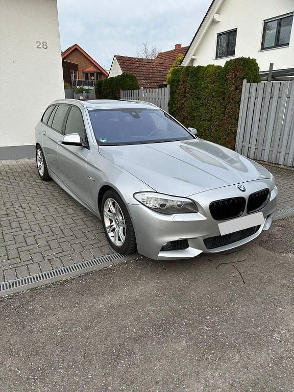 Silber Gebraucht 2012 BMW 535 Kombi | 10.300 € (Superpreis) - Bild 1/4