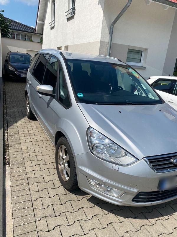 Gebraucht Ford Galaxy Trend 140 PS (102 kW) 2014 Silber Van / Kleinbus