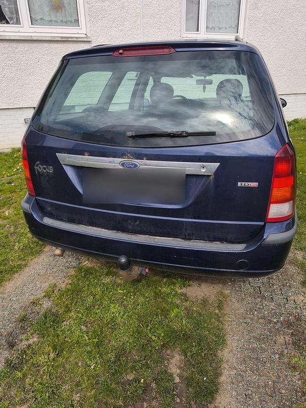 Gebraucht Ford Focus Ghia 116 PS (85 kW) 2003 Blau Kombi