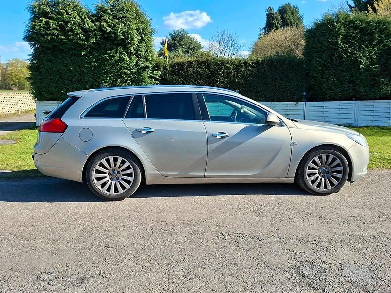 Gebraucht Opel Insignia 160 PS (117 kW) 2010 Silber Kombi