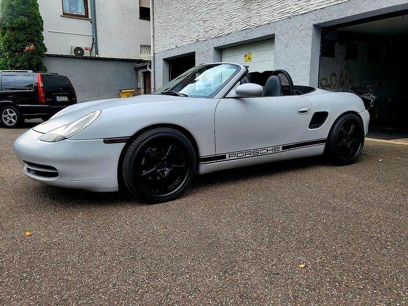 Grau Gebraucht 2000 Porsche 986 Boxster Cabrio | 9.999 € - Bild 1/3