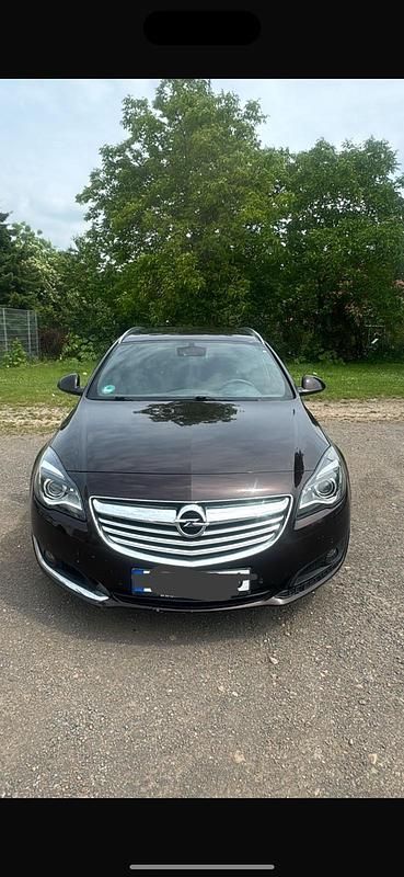 Braun Gebraucht 2013 Opel Insignia Kombi | 6.499 € (Etwas zu teuer) - Bild 1/4