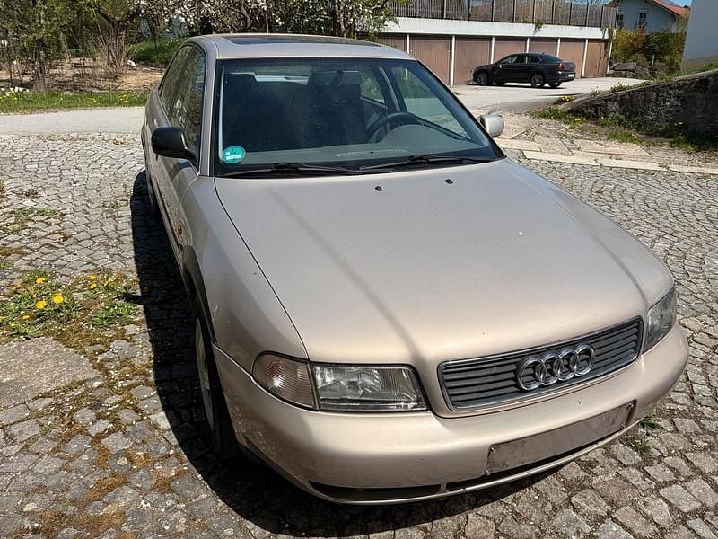 Second-hand Audi A4 165 CP (121 kW) 1998 Argintiu Berlinǎ