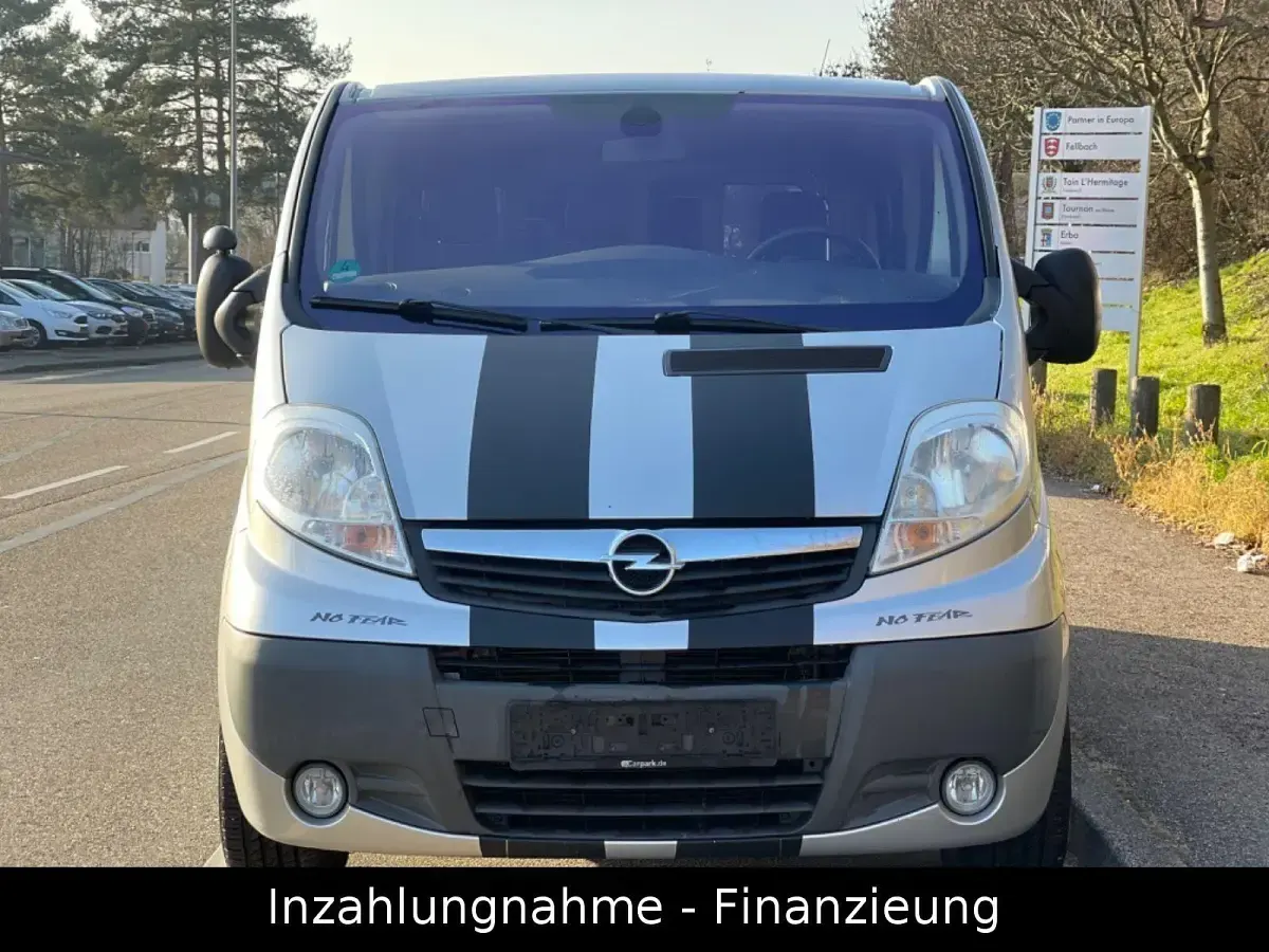 Gebraucht Opel Vivaro 114 PS (83 kW) 2012 Grau Van / Kleinbus