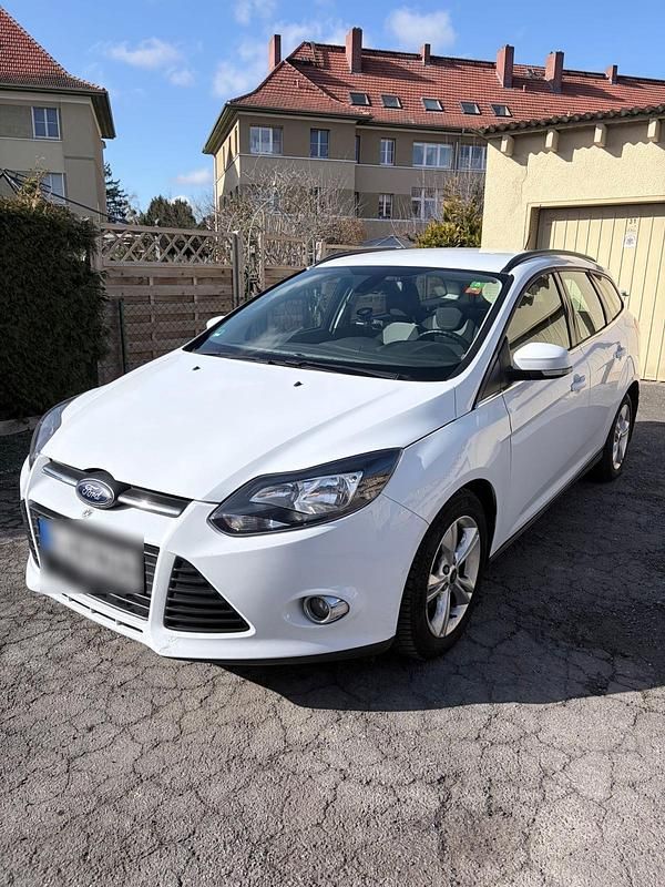 Gebraucht Ford Focus 100 PS (73 kW) 2012 Weiß Kombi