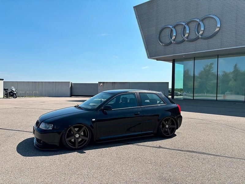 Gebraucht Audi S3 Design 209 PS (153 kW) 2001 Schwarz Kleinwagen