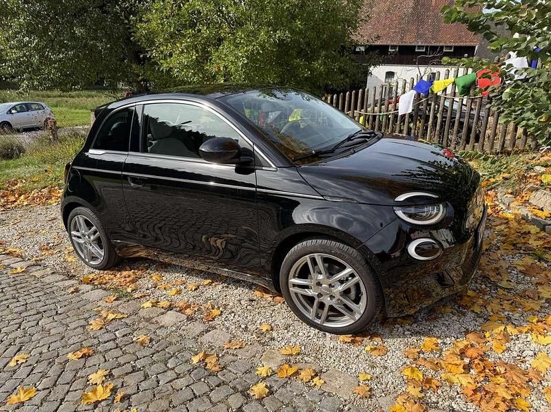 Gebraucht Fiat 500e La Prima 86 kW (118 PS) 2022 Schwarz