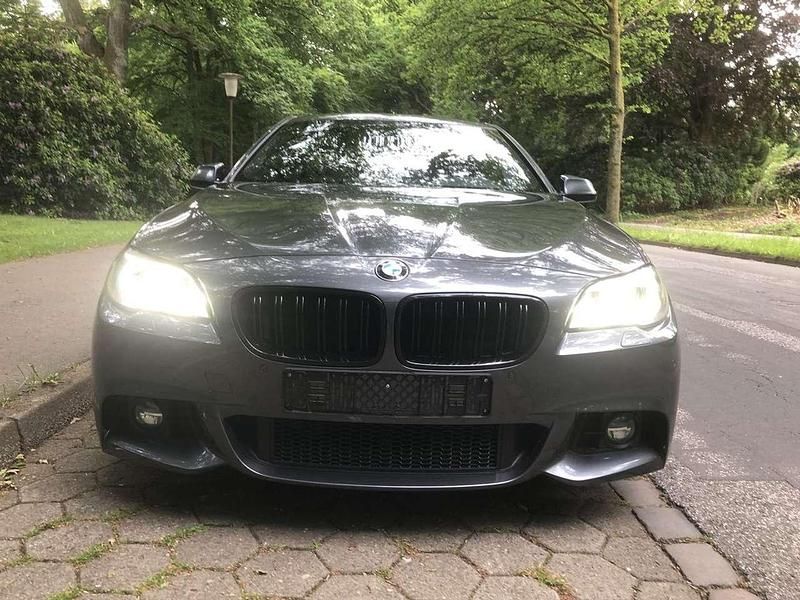 Grau Gebraucht 2015 BMW 530 Gran Turismo Luxury Line Limousine | 17.200 € (Fairer Preis) - Bild 1/4