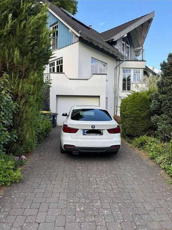 Weiß Gebraucht 2019 BMW 320 Gran Turismo M Sport Limousine | 26.000 € (Etwas zu teuer) - Bild 1/4
