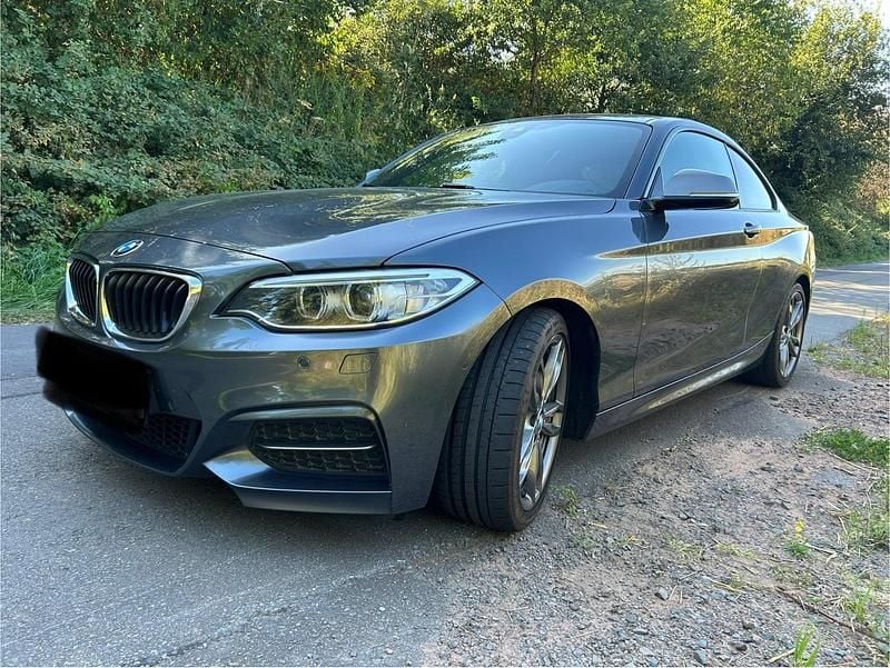 Grau Gebraucht 2017 BMW M240 M Sport Coupé | 24.500 € (Fairer Preis) - Bild 1/4