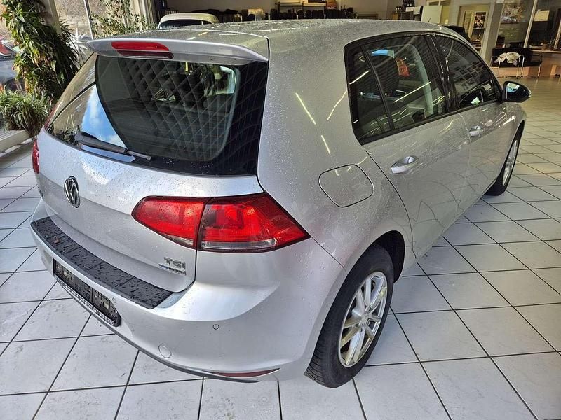 Gebraucht VW Golf VII Comfortline 105 PS (77 kW) 2014 Reflexsilber metallic Kleinwagen