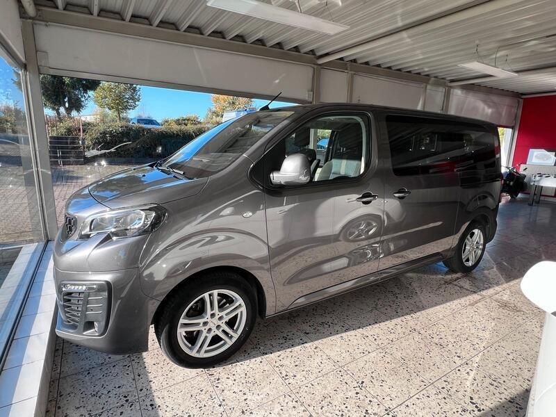 Silber Gebraucht 2019 Peugeot Traveller Allure Van / Kleinbus | 25.999 € (Guter Preis) - Bild 1/4