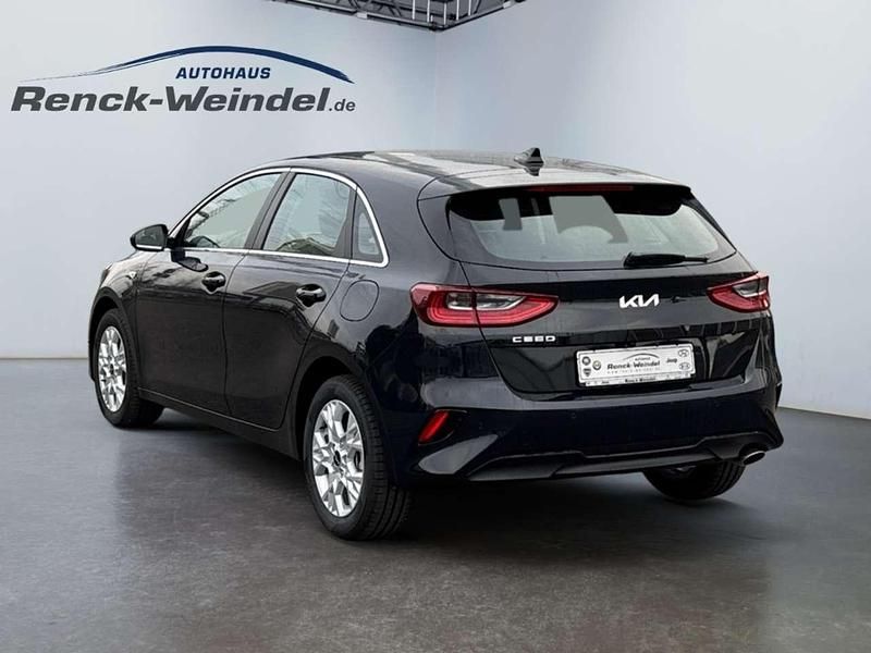 Gebraucht Kia Ceed Vision 140 PS (102 kW) 2024 Schwarz Kleinwagen