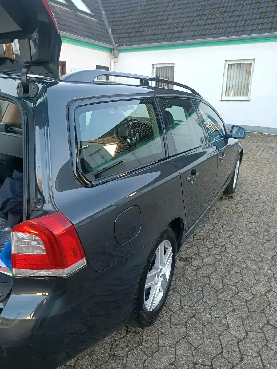 Second-hand Volvo V70 150 CP (110 kW) 2016 Gri Break
