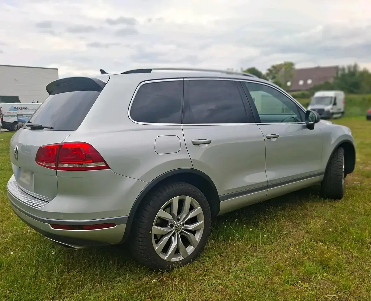 Gebraucht VW Touareg R-line 262 PS (192 kW) 2017 Silber SUV