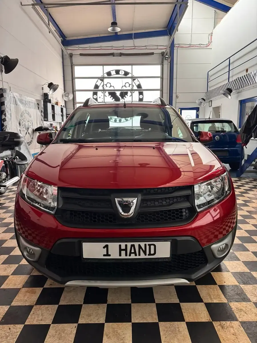 Gebraucht Dacia Sandero Stepway 90 PS (66 kW) 2015 Rot Limousine