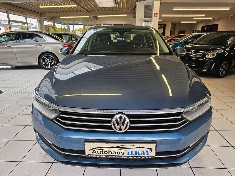Gebraucht VW Passat Highline 150 PS (110 kW) 2016 Blau Kombi
