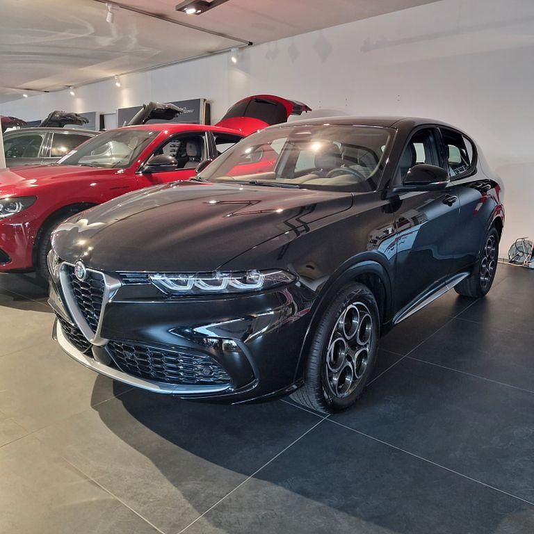 Schwarz Neu 2024 Alfa Romeo Tonale Ti SUV | 36.990 € - Bild 1/4