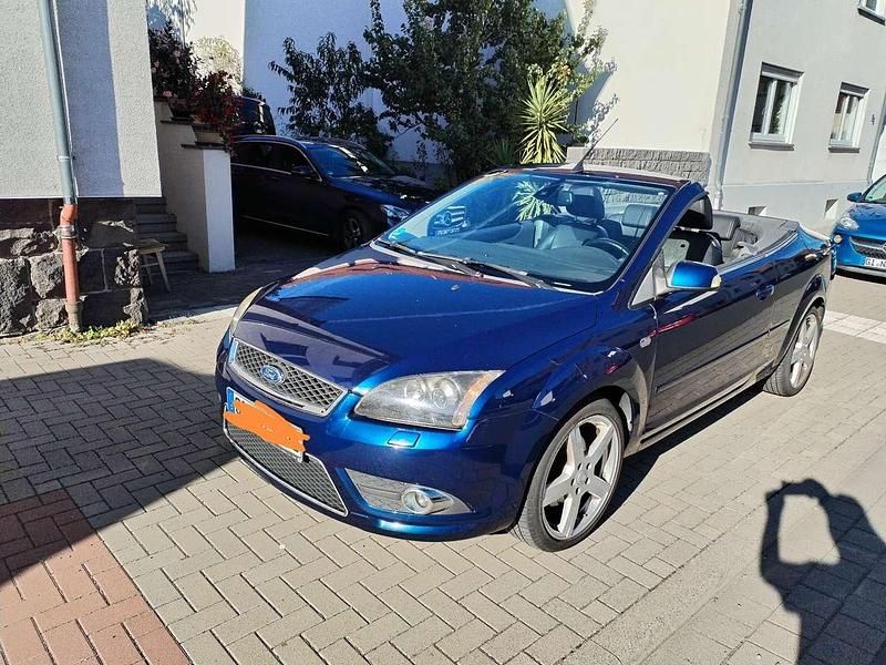 Gebraucht Ford Focus Cabriolet Titanium 145 PS (106 kW) 2007 Blau Cabrio
