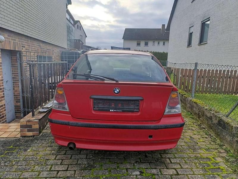 Gebraucht BMW 116 156 PS (114 kW) 2003 Rot Kleinwagen