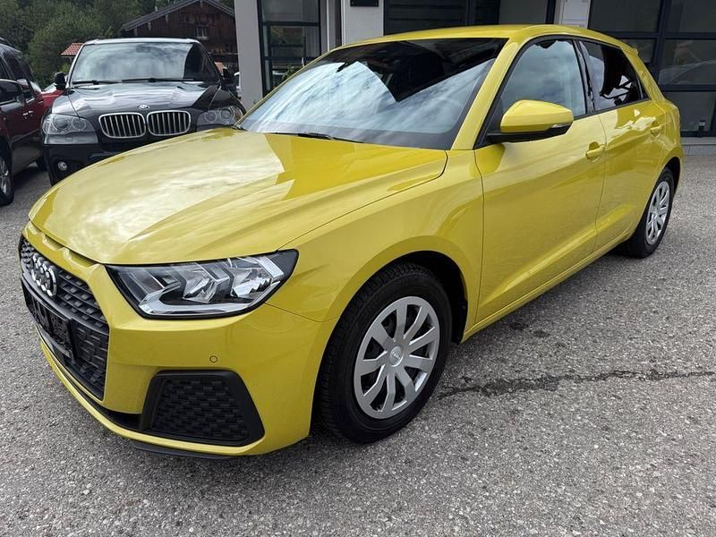 Gebraucht Audi A1 Sportback Basis 110 PS (80 kW) 2021 Gelb Kleinwagen